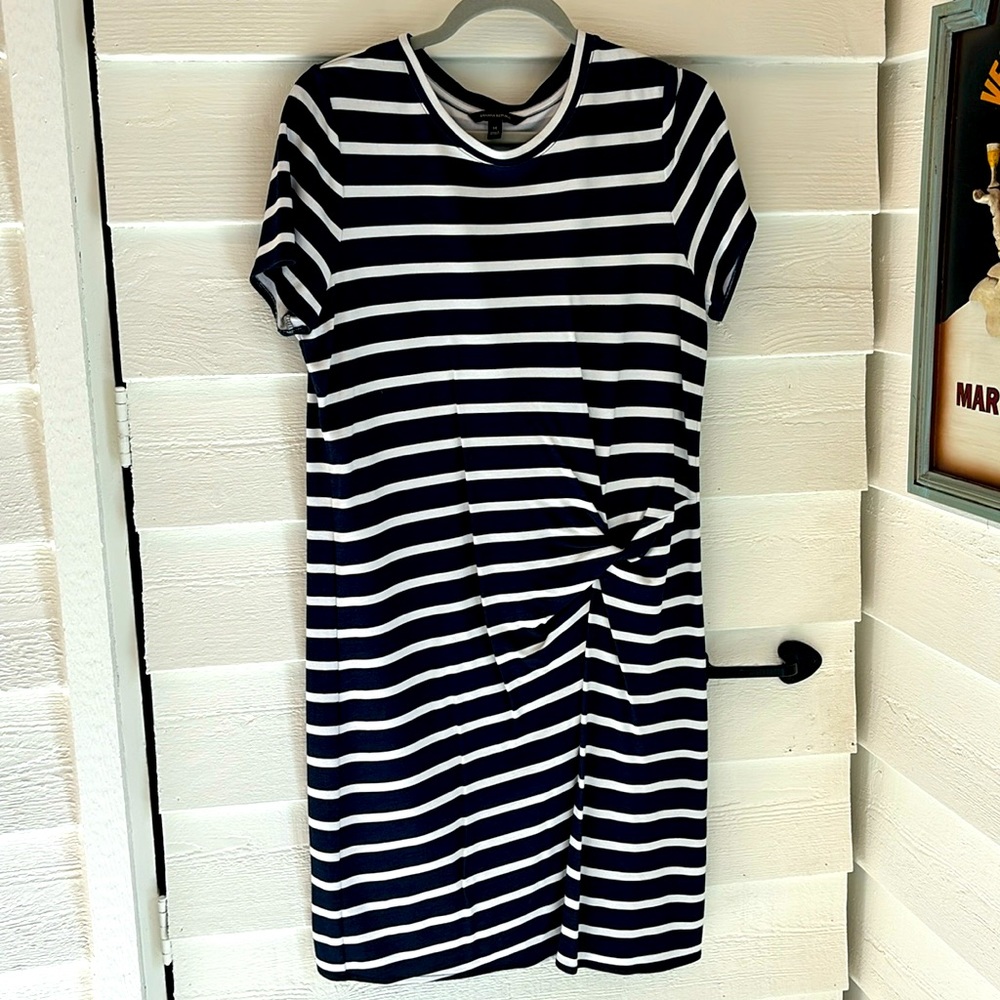 Banana Republic Navy/White strip cotton dress with knot tie in front